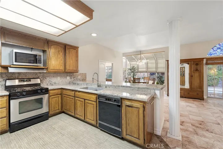 26859 Palacete Drive, Valencia, California 91354