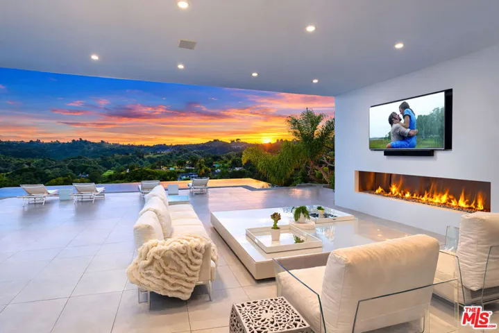 2791 Ellison Drive, Beverly Hills, California 90210
