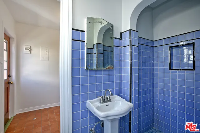 2035 Selby Avenue, Los Angeles, California 90025