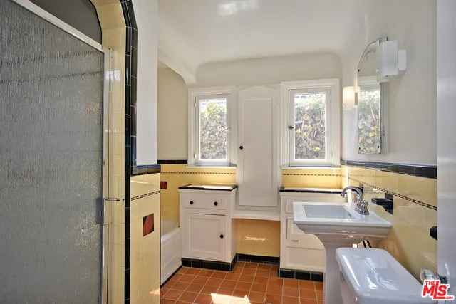 2035 Selby Avenue, Los Angeles, California 90025