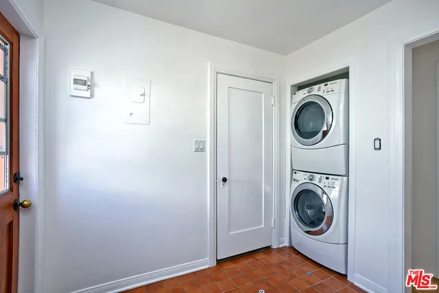 2035 Selby Avenue, Los Angeles, California 90025