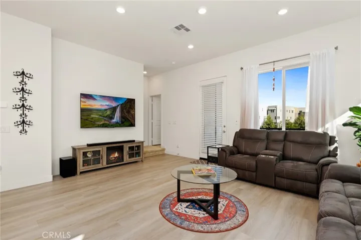 257 Sash, Irvine, California 92618