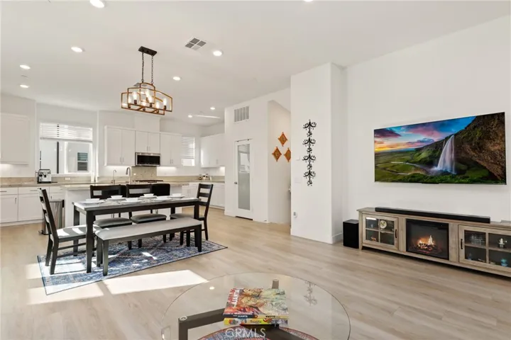 257 Sash, Irvine, California 92618