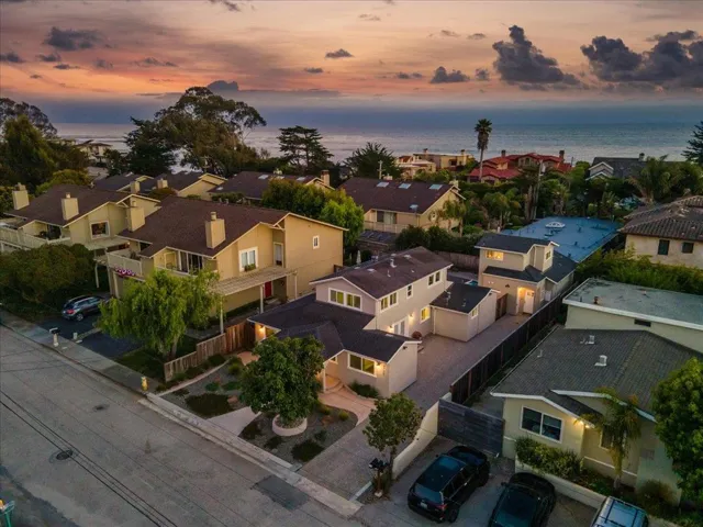 2722 Warren Street, Santa Cruz, California 95062