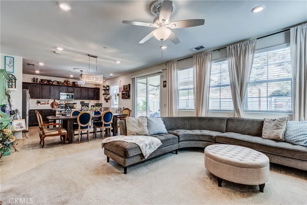 Open Concept with Views!!!