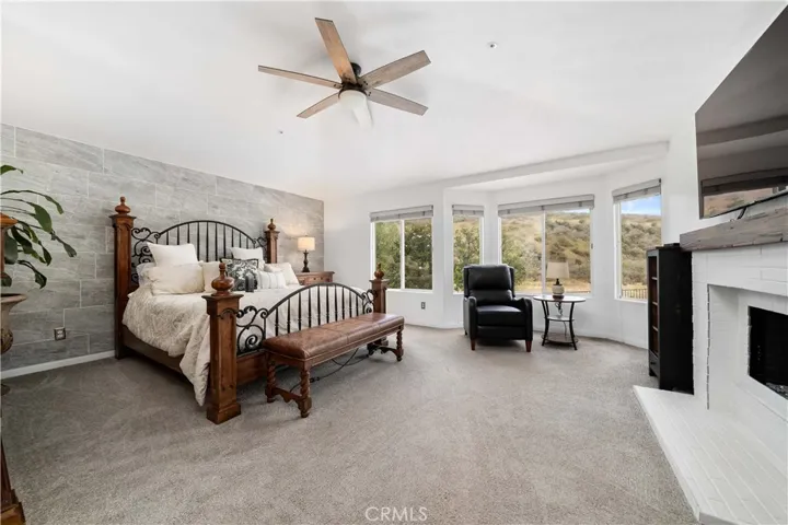 5919 County Oak Road, Woodland Hills, California 91367