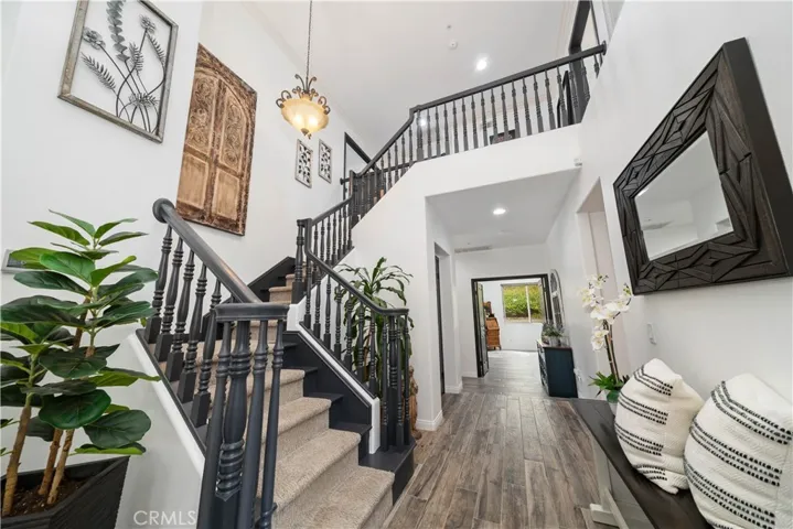 5919 County Oak Road, Woodland Hills, California 91367