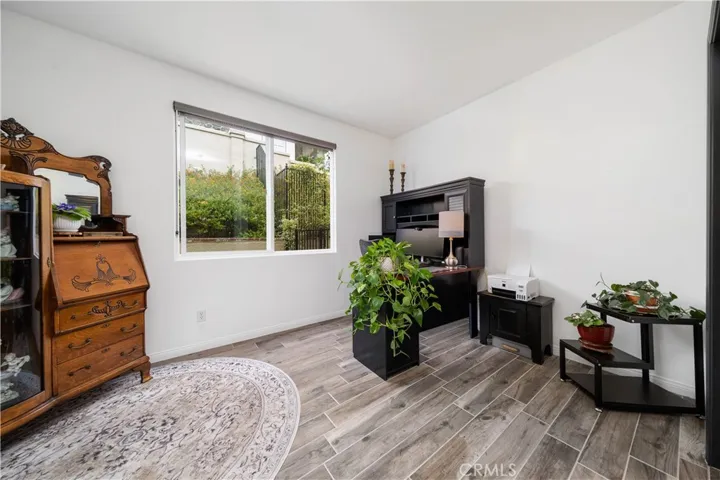 5919 County Oak Road, Woodland Hills, California 91367