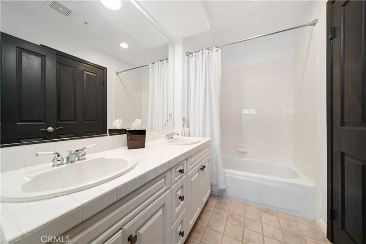 5919 County Oak Road, Woodland Hills, California 91367