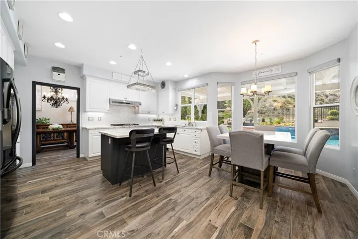 5919 County Oak Road, Woodland Hills, California 91367