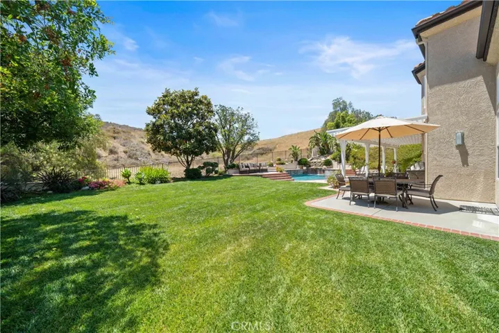 5919 County Oak Road, Woodland Hills, California 91367