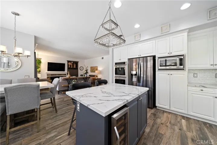 5919 County Oak Road, Woodland Hills, California 91367