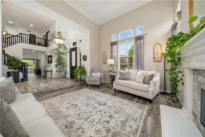 5919 County Oak Road, Woodland Hills, California 91367