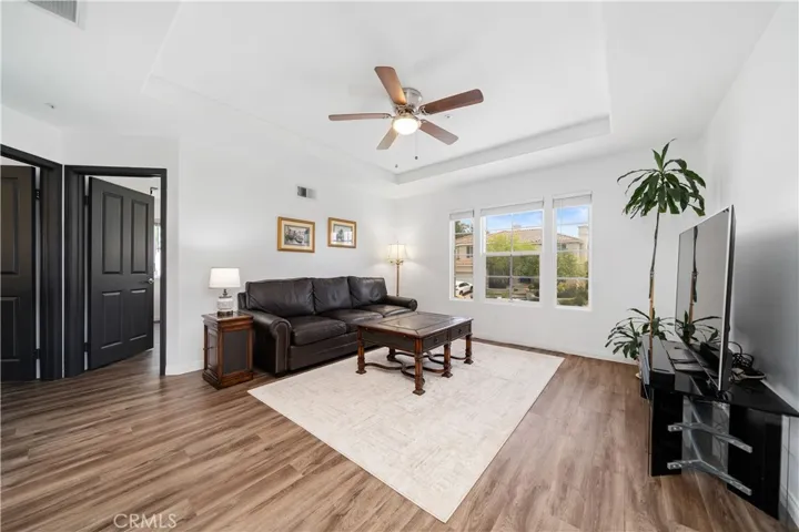 5919 County Oak Road, Woodland Hills, California 91367