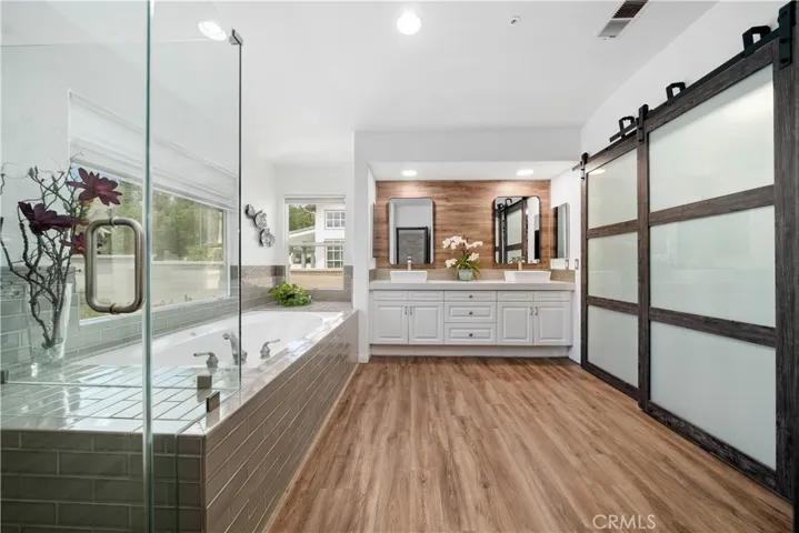 5919 County Oak Road, Woodland Hills, California 91367