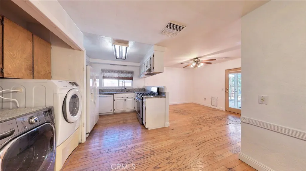 Photos may include virtual staging and / or alternation for visualization purposes.