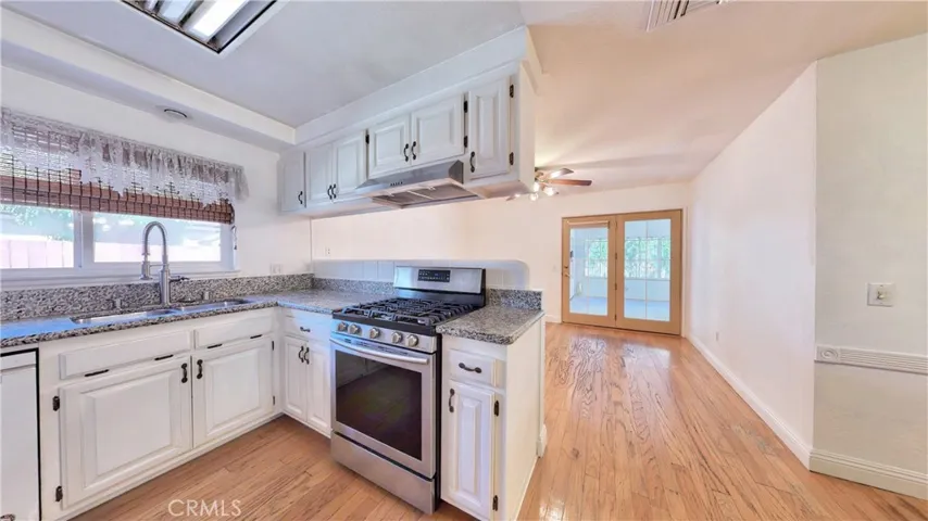 Photos may include virtual staging and / or alternation for visualization purposes.