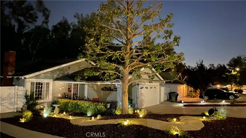 Photos may include virtual staging and / or alternation for visualization purposes.
