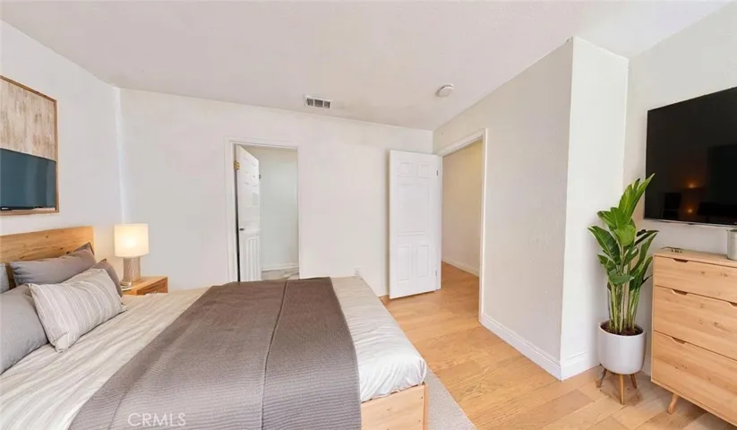 Photos may include virtual staging and / or alternation for visualization purposes.