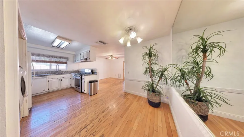 Photos may include virtual staging and / or alternation for visualization purposes.