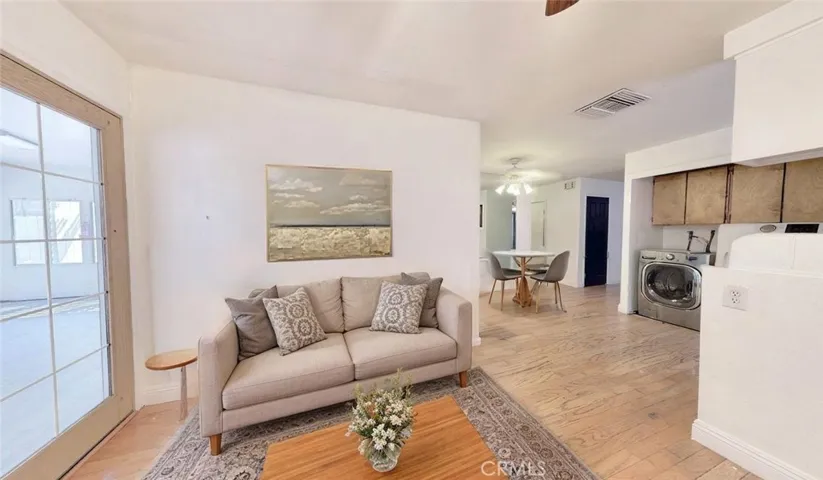 Photos may include virtual staging and / or alternation for visualization purposes.