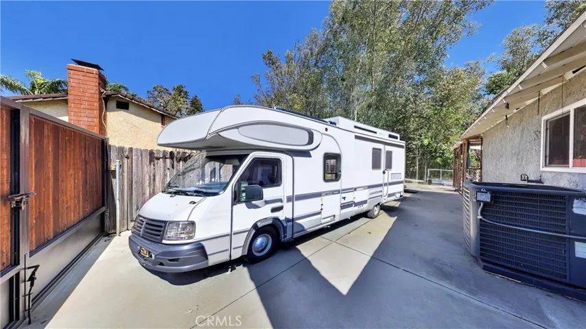 Photos may include virtual staging and / or alternation for visualization purposes.
