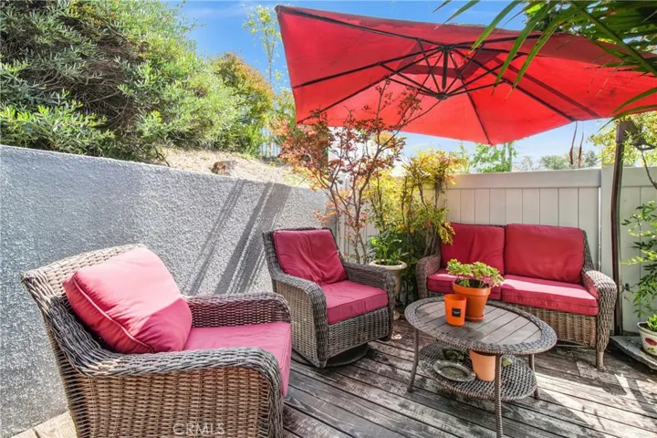 2607 Dove Creek Lane B, Pasadena, California 91107
