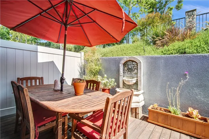 2607 Dove Creek Lane B, Pasadena, California 91107