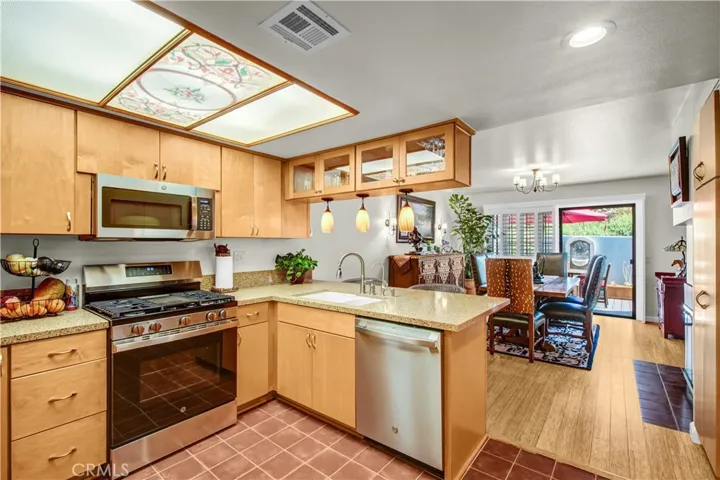 2607 Dove Creek Lane B, Pasadena, California 91107