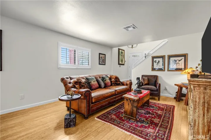 2607 Dove Creek Lane B, Pasadena, California 91107