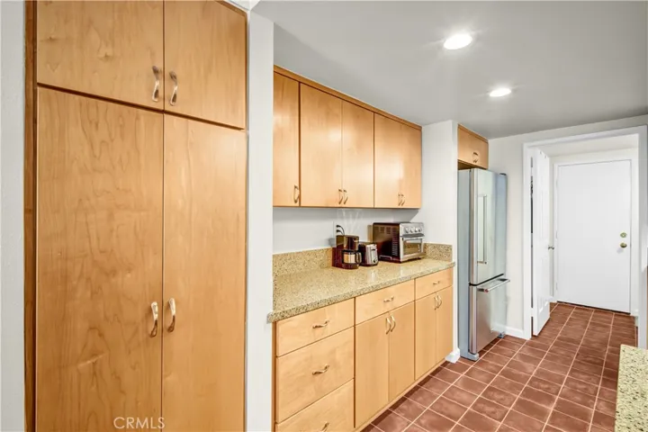 2607 Dove Creek Lane B, Pasadena, California 91107