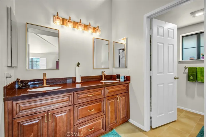 2607 Dove Creek Lane B, Pasadena, California 91107