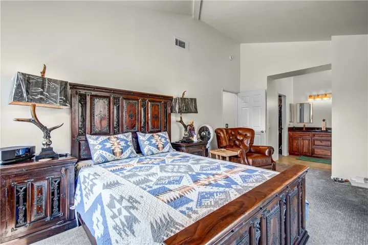 2607 Dove Creek Lane B, Pasadena, California 91107