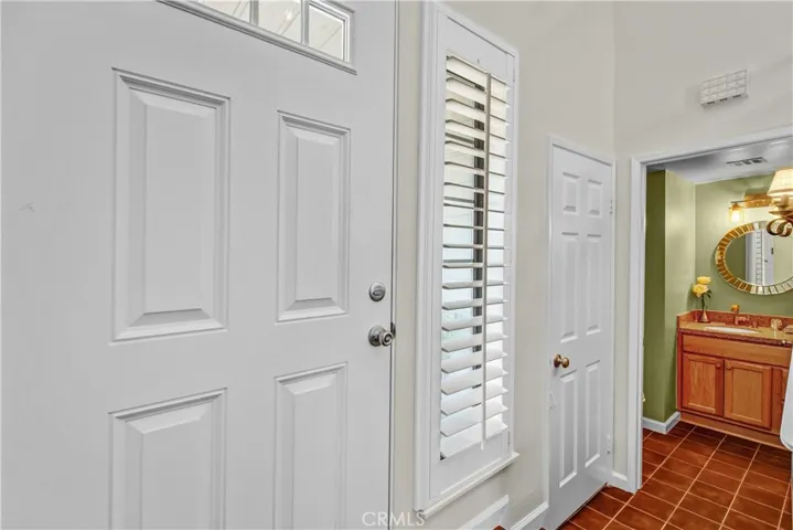 2607 Dove Creek Lane B, Pasadena, California 91107