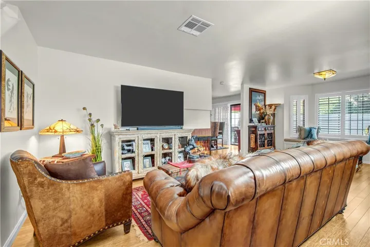 2607 Dove Creek Lane B, Pasadena, California 91107
