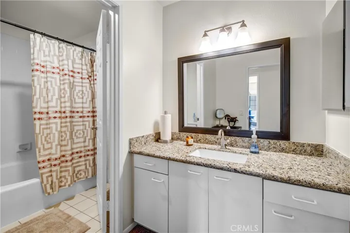 2607 Dove Creek Lane B, Pasadena, California 91107