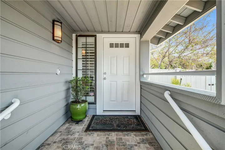 2607 Dove Creek Lane B, Pasadena, California 91107