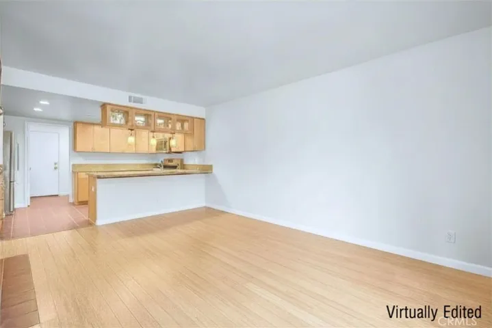 2607 Dove Creek Lane B, Pasadena, California 91107