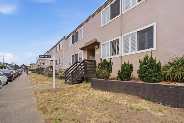 576 Sylvan Street 15, Daly City, California 94014