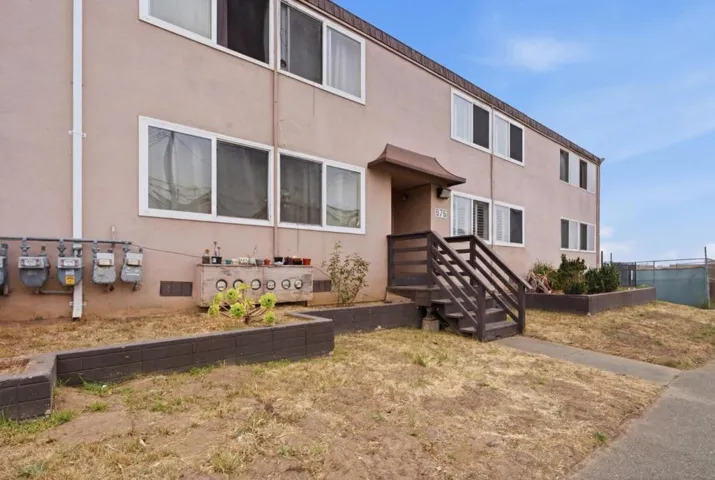 576 Sylvan Street 15, Daly City, California 94014