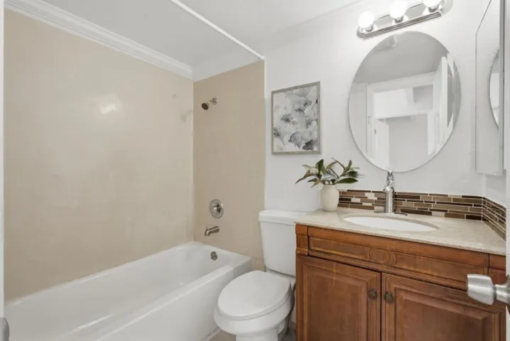576 Sylvan Street 15, Daly City, California 94014