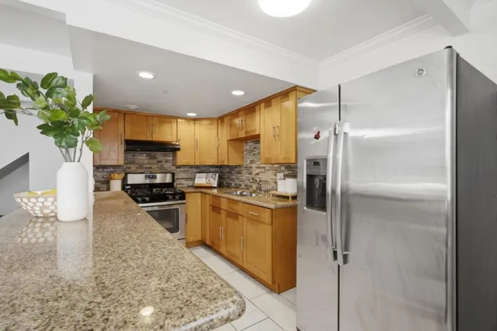 576 Sylvan Street 15, Daly City, California 94014