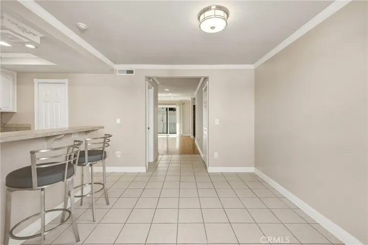 Breakfast bar area