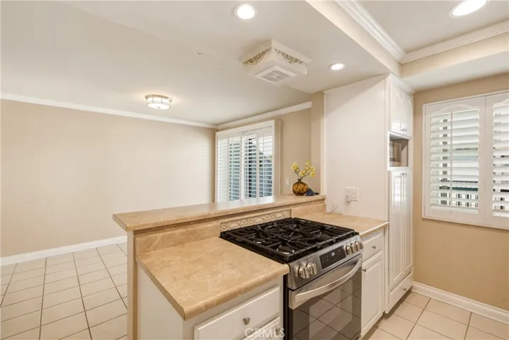 2615 Ruhland Avenue 15, Redondo Beach, California 90278