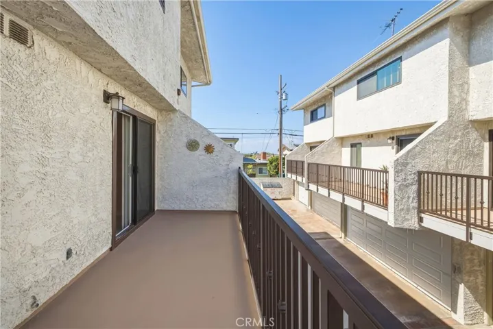2615 Ruhland Avenue 15, Redondo Beach, California 90278