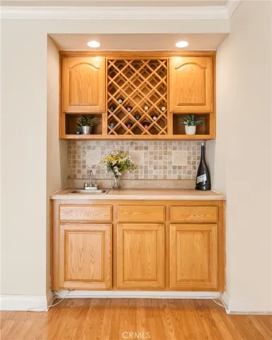 Wet bar area