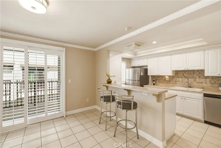 Open floor plan to outdoor spacious balcony