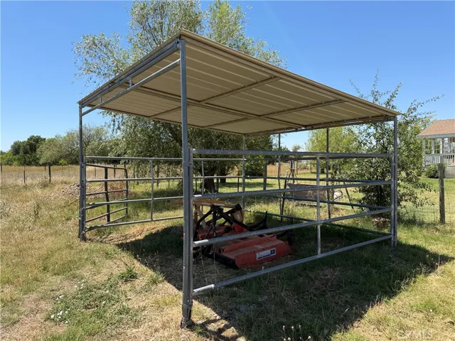 Mare or horse paddock shade cover