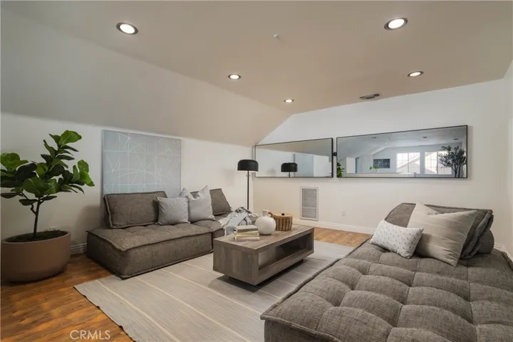 23449 Sandstone, Mission Viejo, California 92692