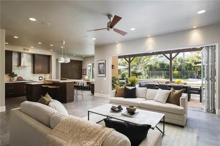 23449 Sandstone, Mission Viejo, California 92692